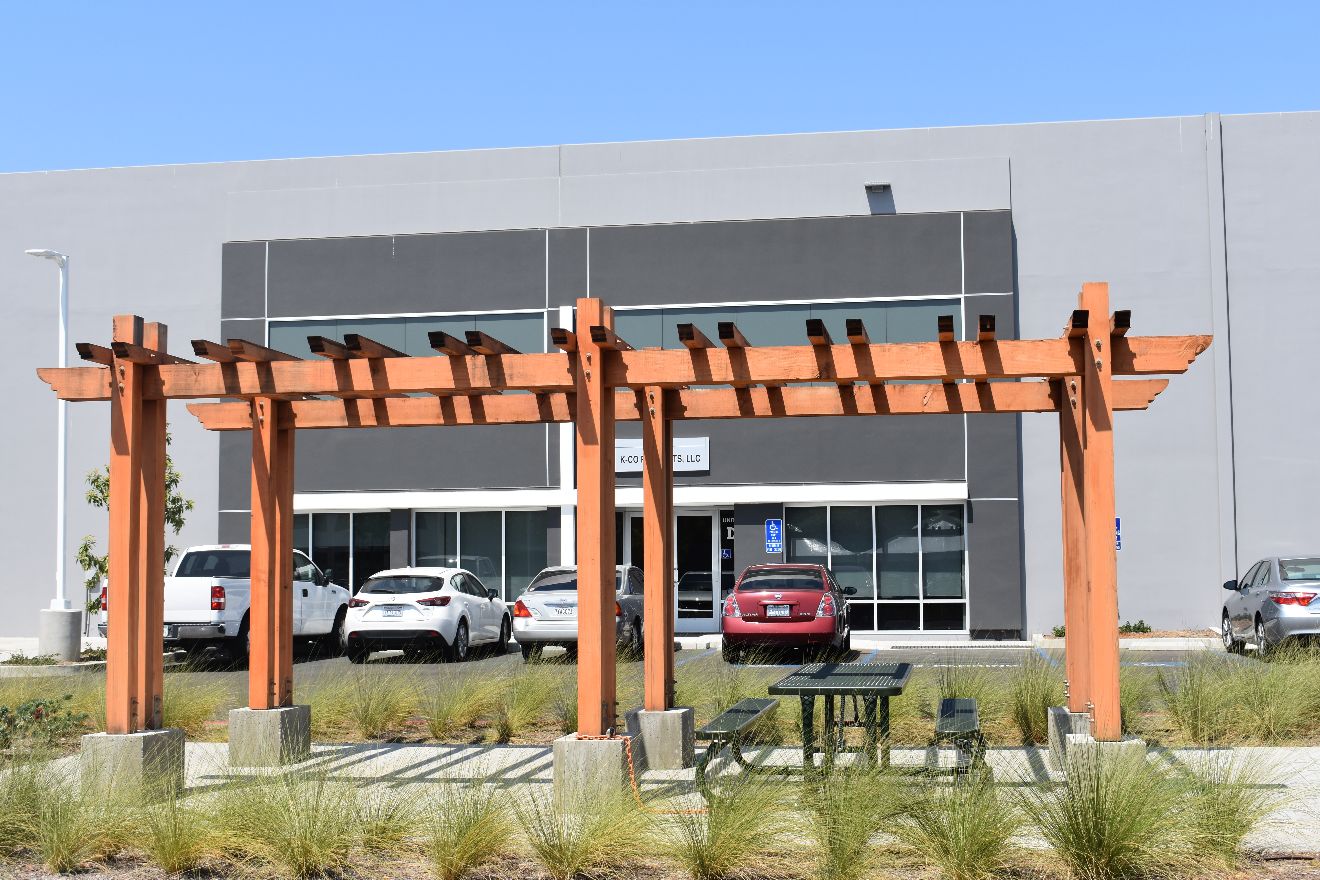 Exterior photo of seating area at 1601 Alton Parkway