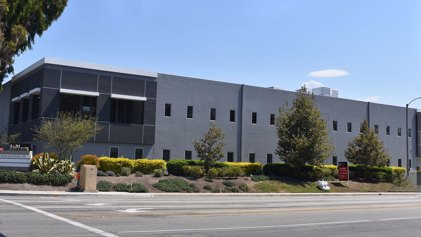 Exterior photo of 1601 Alton Parkway